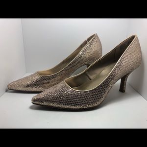 Fioni Night pointed toe gold High Heels Sz 10 NEW